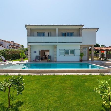 Villa Irena With Private Pool In Porec Ngoại thất bức ảnh